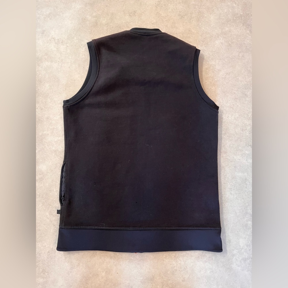Lululemon Black Sleeveless VEST. Black. SMALL. Cozy Soft Minimalist Layering - Picture 5 of 8